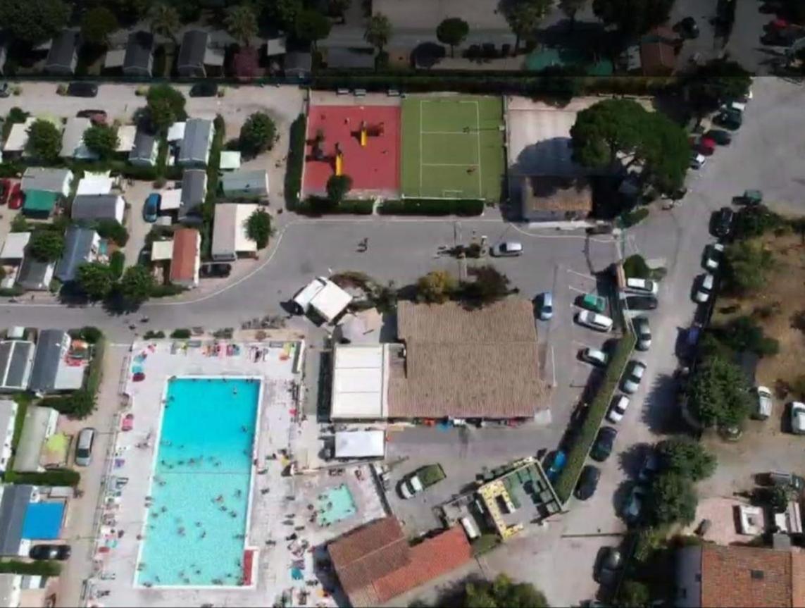 Vacances Familiales Dans Camping Avec Piscine Fréjus Exteriér fotografie