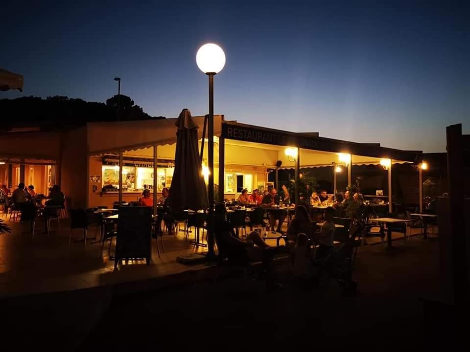 Vacances Familiales Dans Camping Avec Piscine Fréjus Exteriér fotografie